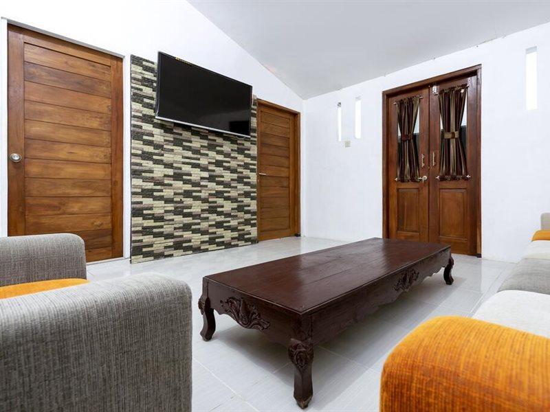 Oyo 2098 Homestay Kk Ngaglik Zewnętrze zdjęcie