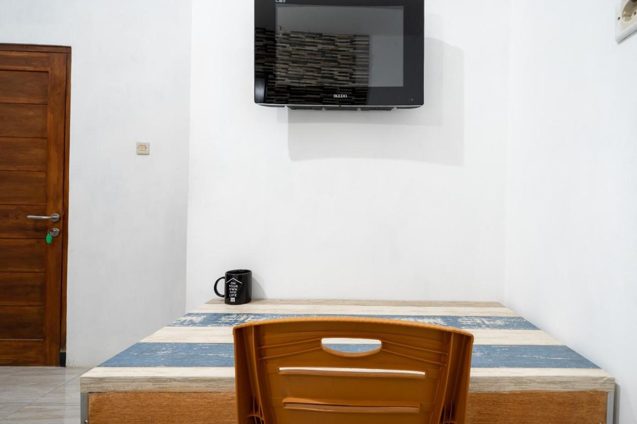 Oyo 2098 Homestay Kk Ngaglik Zewnętrze zdjęcie