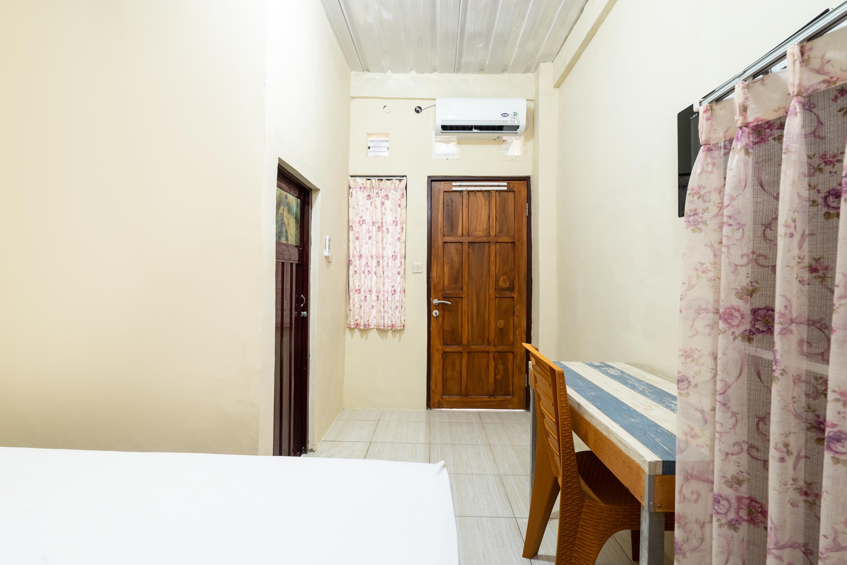 Oyo 2098 Homestay Kk Ngaglik Zewnętrze zdjęcie